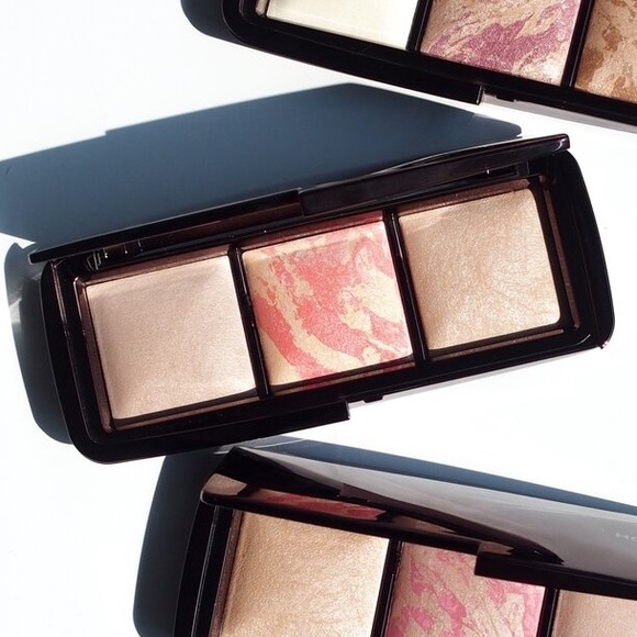 NIB✅Hourglass  - Luminous Edit - Ambient Lighting Palette - Picture 10 of 11